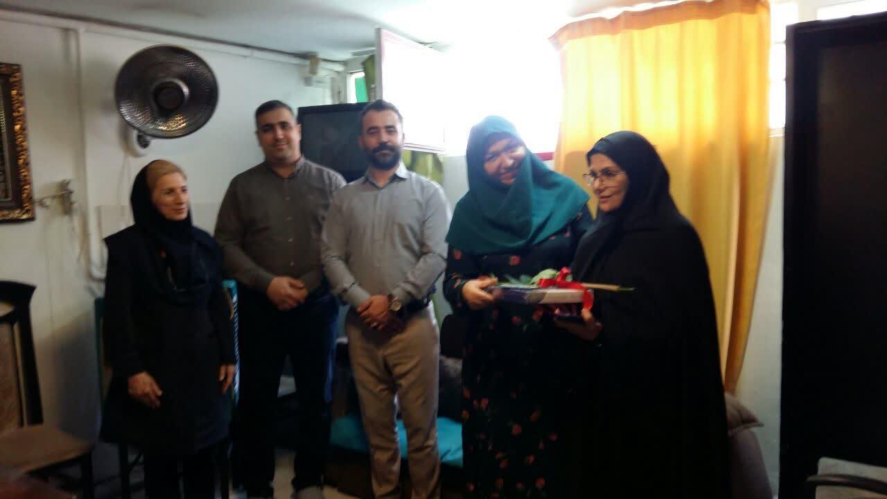 دیدار مدیر بازنشستگی استان البرز از همسر شهید سرافراز میهن اسلامی