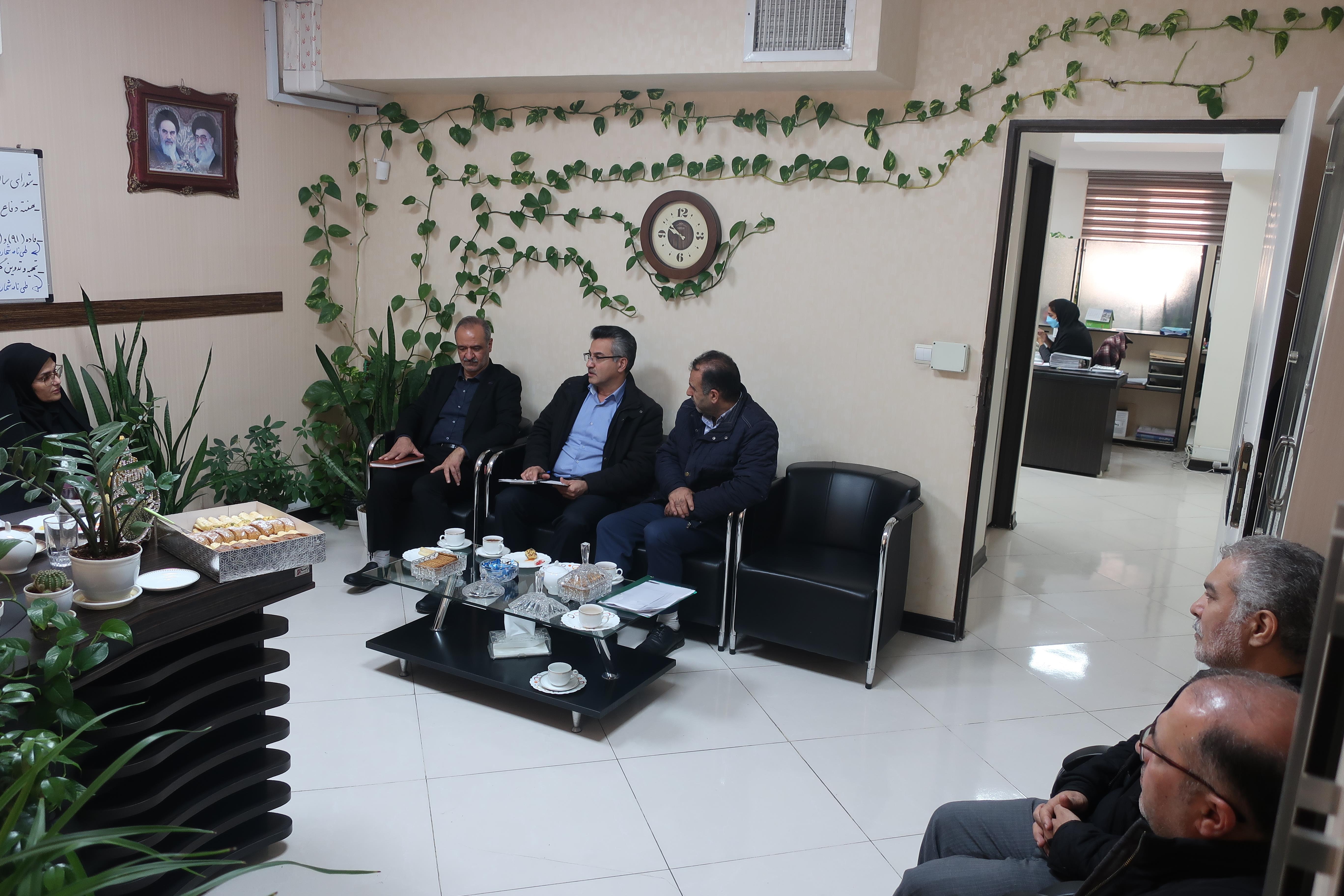 نشست هم اندیشی مدیریت استان البرز با مدیران موسسه رازی