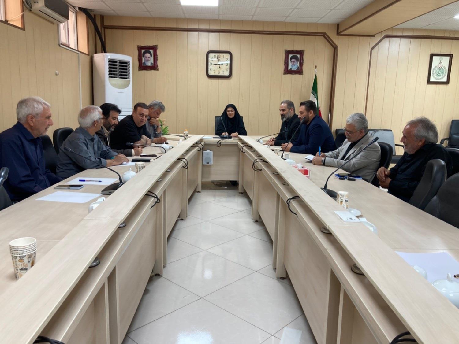 نشست مشترک مدیر استان البرز و مدیران کانون‌های صنفی بازنشستگان ادارات دولتی استان البرز با مدیرکل فر...