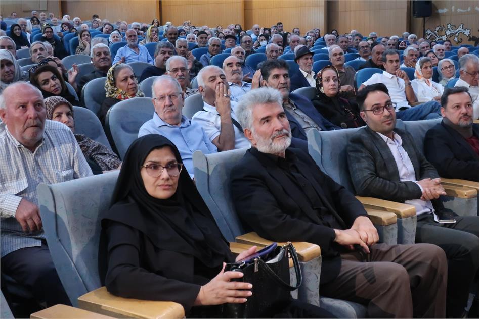 تیتر: حضور فعال مدیریت صندوق بازنشستگی کشوری استان البرز در برنامه‌های تکریم سالمندان