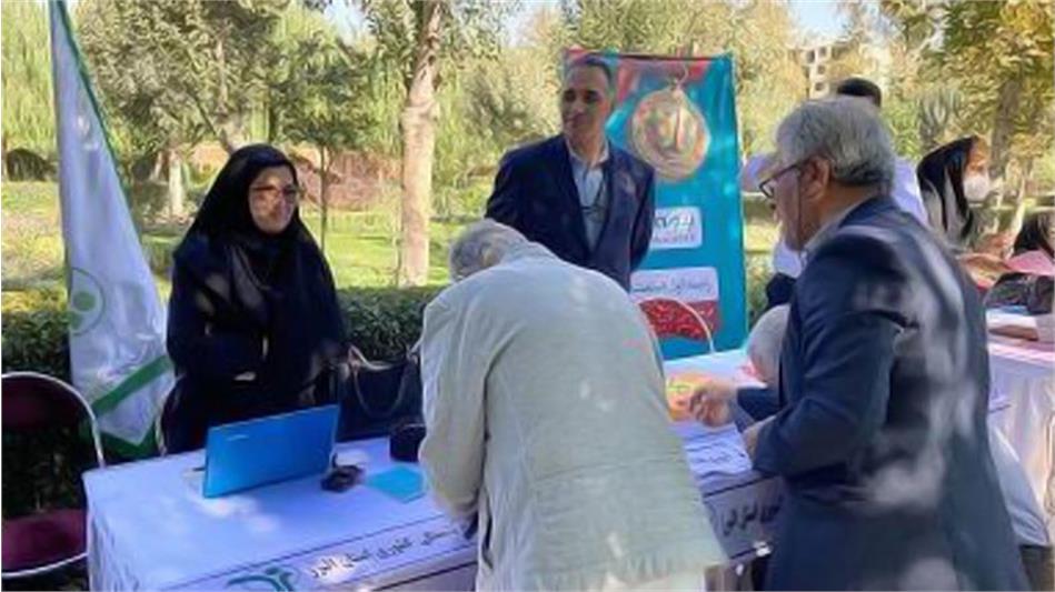 هم‌افزایی نهادهای دولتی و صنفی البرز در جشن بزرگ روز جهانی سالمند