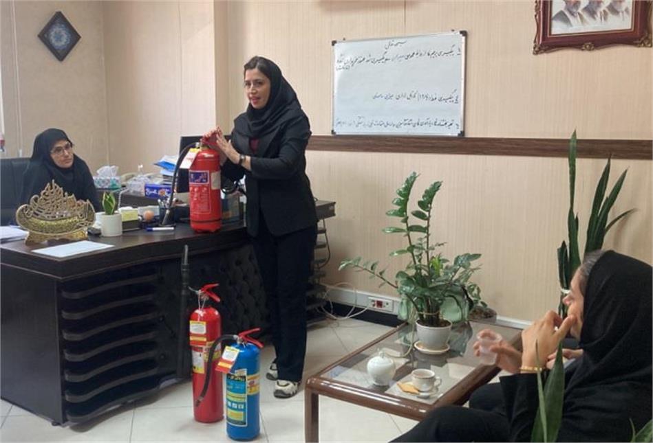 برگزاری دوره تخصصی آموزش آتش‌نشانی و ایمنی در مدیریت استان البرز